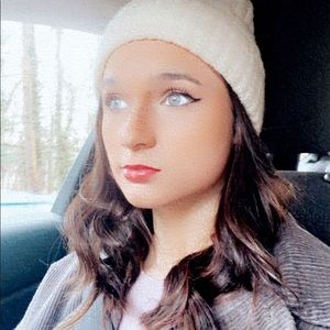 Meet your Posher, Brooke